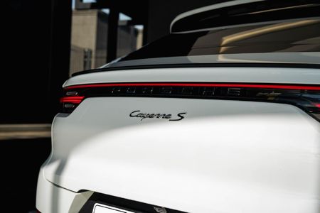 2020-Porsche-Cayenne-Coupe-S_4