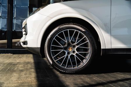 2020-Porsche-Cayenne-Coupe-S_7
