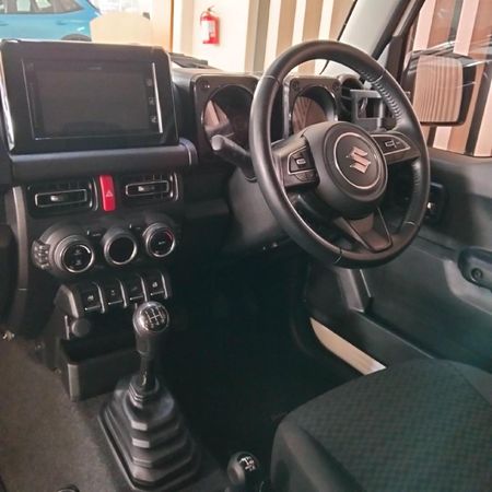 2020-Suzuki-Jimny-15-GLX_8