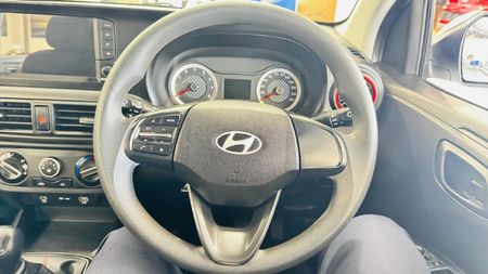 2025-Hyundai-Grand-i10-10-Motion_15