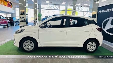2025-Hyundai-Grand-i10-10-Motion_3