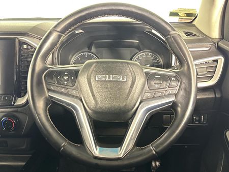 2023-Isuzu-D-Max-19-DDI-HR-LS-Auto-Double-Cab_11