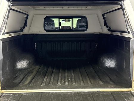 2023-Isuzu-D-Max-19-DDI-HR-LS-Auto-Double-Cab_12