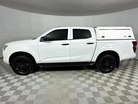 2023-Isuzu-D-Max-19-DDI-HR-LS-Auto-Double-Cab_18