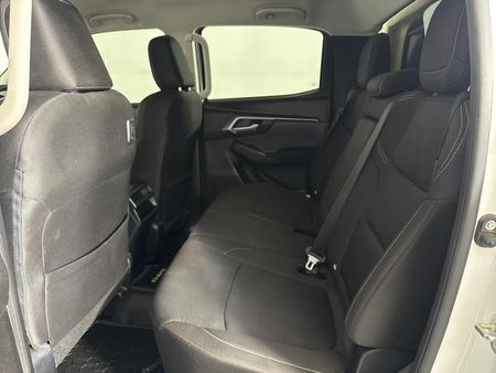 2023-Isuzu-D-Max-19-DDI-HR-LS-Auto-Double-Cab_3