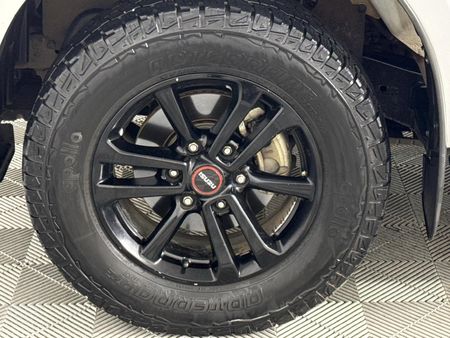 2023-Isuzu-D-Max-19-DDI-HR-LS-Auto-Double-Cab_4