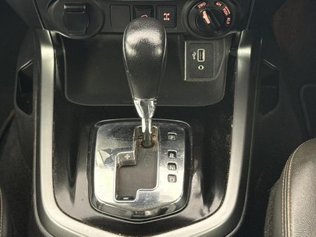 2021-Nissan-Navara-25-DDTi-LE-Plus-4X4-Auto-Double-Cab_9