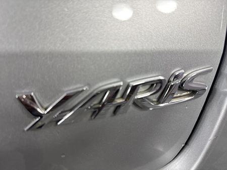 2019-Toyota-Yaris-15-XS-5-dr_11