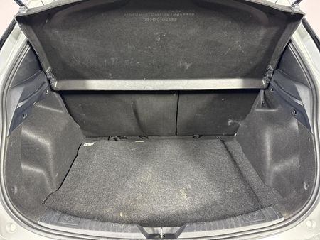 2019-Toyota-Yaris-15-XS-5-dr_14