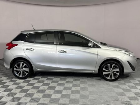 2019-Toyota-Yaris-15-XS-5-dr_17