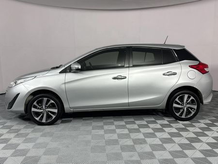 2019-Toyota-Yaris-15-XS-5-dr_19