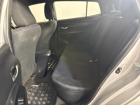 2019-Toyota-Yaris-15-XS-5-dr_3