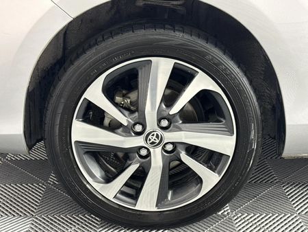 2019-Toyota-Yaris-15-XS-5-dr_4