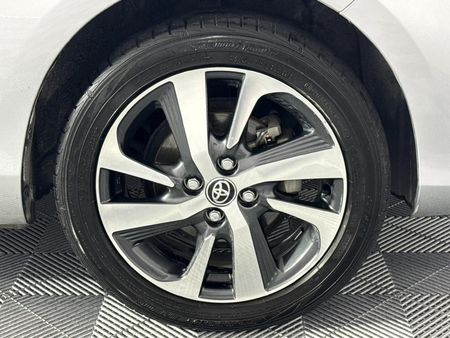 2019-Toyota-Yaris-15-XS-5-dr_5