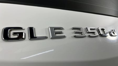 2017-Mercedes-Benz-GLE-350d-4Matic_11