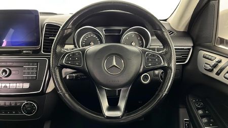 2017-Mercedes-Benz-GLE-350d-4Matic_13