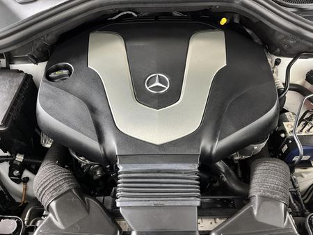 2017-Mercedes-Benz-GLE-350d-4Matic_15