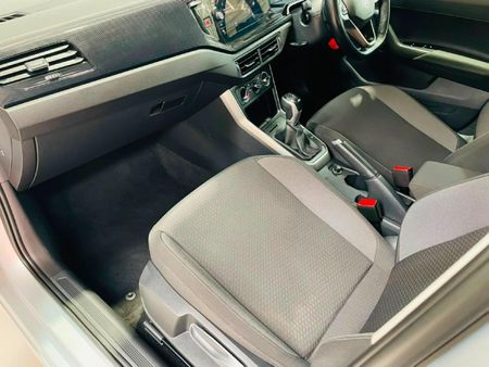 2025-Volkswagen-Polo-10-TSI-Life-Auto-DSG_11