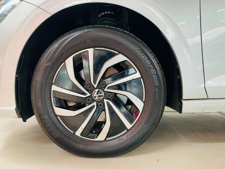 2025-Volkswagen-Polo-10-TSI-Life-Auto-DSG_8