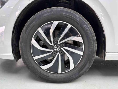 2025-Volkswagen-Polo-10-TSI-Life-Auto-DSG_15