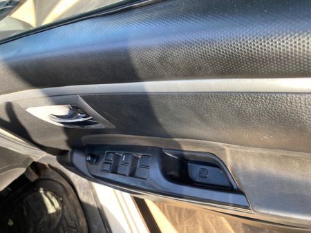 2016-Suzuki-Swift-12-GL_9