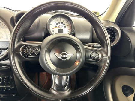 2011-MINI-Countryman-Cooper_11