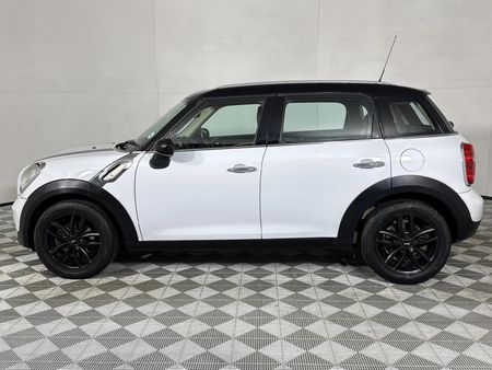 2011-MINI-Countryman-Cooper_18