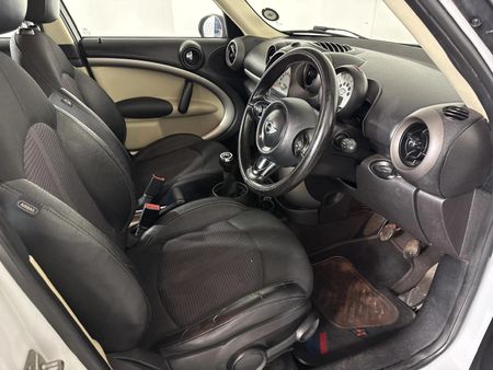 2011-MINI-Countryman-Cooper_8