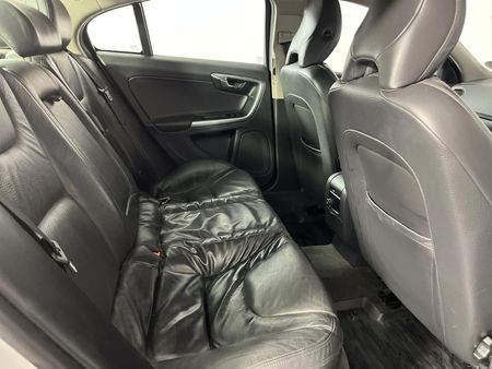 2013-Volvo-S60-D3-Elite-Auto_3