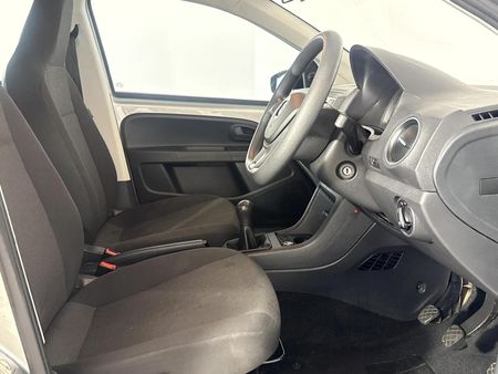 2017-Volkswagen-Up-Take-Up-10-5-dr_9