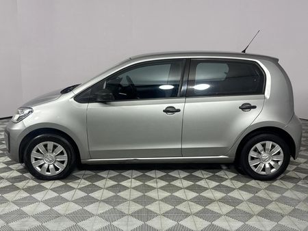 2017-Volkswagen-Up-Take-Up-10-5-dr_18