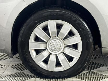 2017-Volkswagen-Up-Take-Up-10-5-dr_4