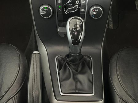 2014-Volvo-V40-T4-Excel-Auto_10