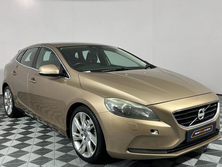 2014-Volvo-V40-T4-Excel-Auto_14