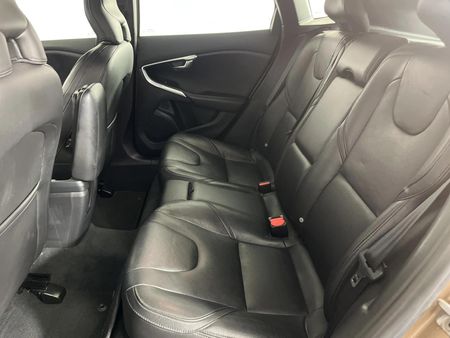 2014-Volvo-V40-T4-Excel-Auto_3