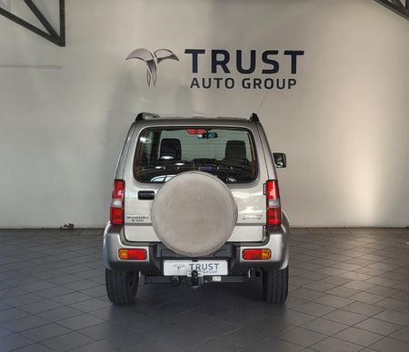 2018-Suzuki-Jimny-13_10