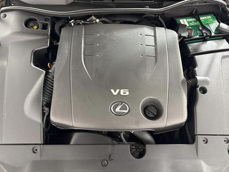 2010-Lexus-IS-250-Auto_12