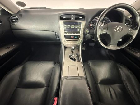 2010-Lexus-IS-250-Auto_1