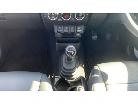 2025-Suzuki-Jimny-15-GLX-AllGrip-5-Door_12