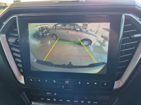 2023-Isuzu-D-Max-30-DDI-V-Cross-HR-Auto-Double-Cab_16