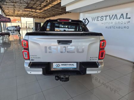 2023-Isuzu-D-Max-30-DDI-V-Cross-HR-Auto-Double-Cab_5