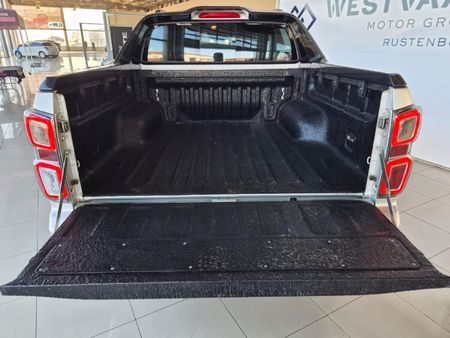 2023-Isuzu-D-Max-30-DDI-V-Cross-HR-Auto-Double-Cab_7