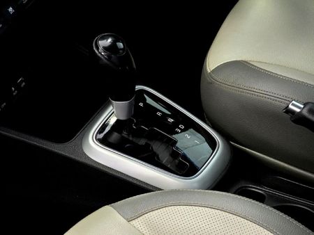 2024-Kia-Pegas-14-EX-Auto_12
