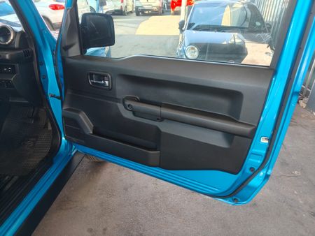 2023-Suzuki-Jimny-15-GLX-AllGrip-5-Door-Auto_9