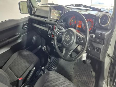 2021-Suzuki-Jimny-15-GLX_5