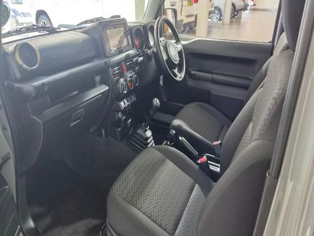 2021-Suzuki-Jimny-15-GLX_6