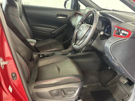 2023-Toyota-Corolla-Cross-18-GR-S-Hybrid_9