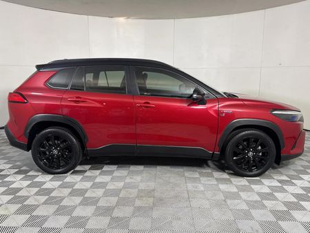 2023-Toyota-Corolla-Cross-18-GR-S-Hybrid_17