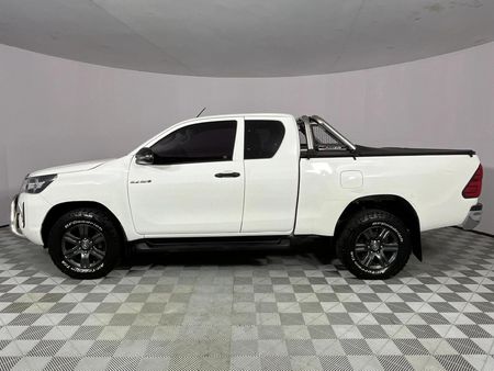 2020-Toyota-Hilux-24-GD-6-Raised-Body-SRX-Extended-Cab_12