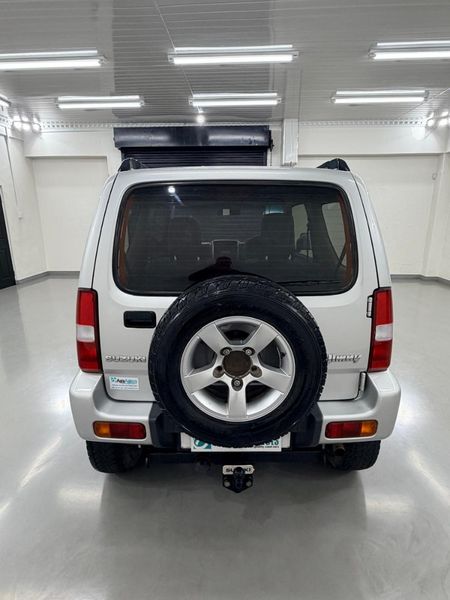 2014-Suzuki-Jimny-13_2